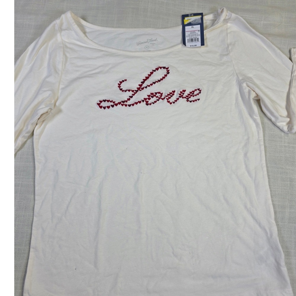 Universal Thread Womens XL Cream Love Heart Graphic Long Sleeve T-Shirt NWT